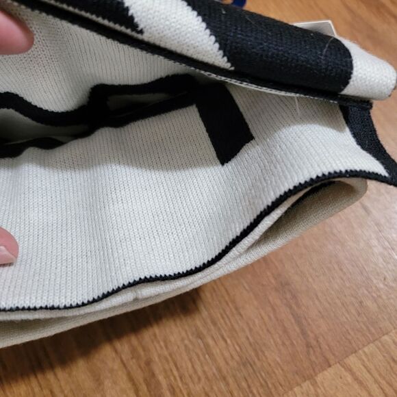 Tommy Hilfiger Scarf Beanie Set Navy Blue White Cable Knit Unisex Style Big Logo - Picture 7 of 8